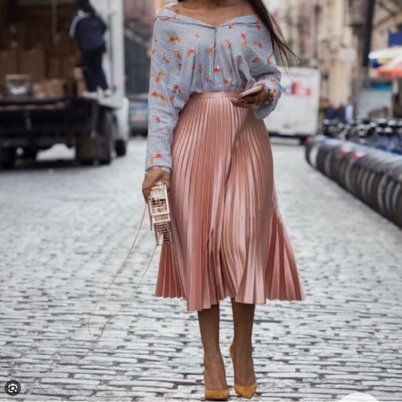 Zara pleated shinny midi skirt size L - Picture 2 of 8